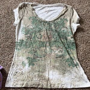 Maurices White and Green Graphic Fitted T-Shirt
